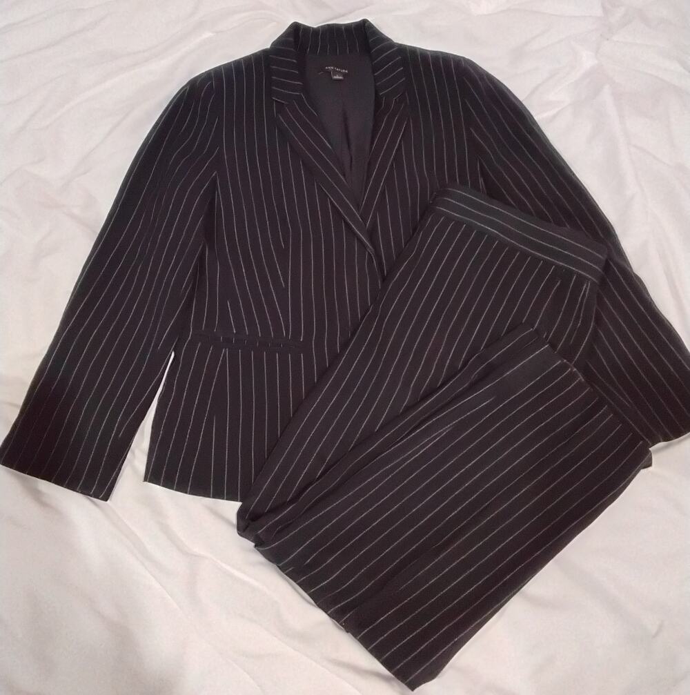Ann Taylor Devin Fit Navy Pinstripe Suit Blazer 6 Pants 8 Women's 2 Piece Set
